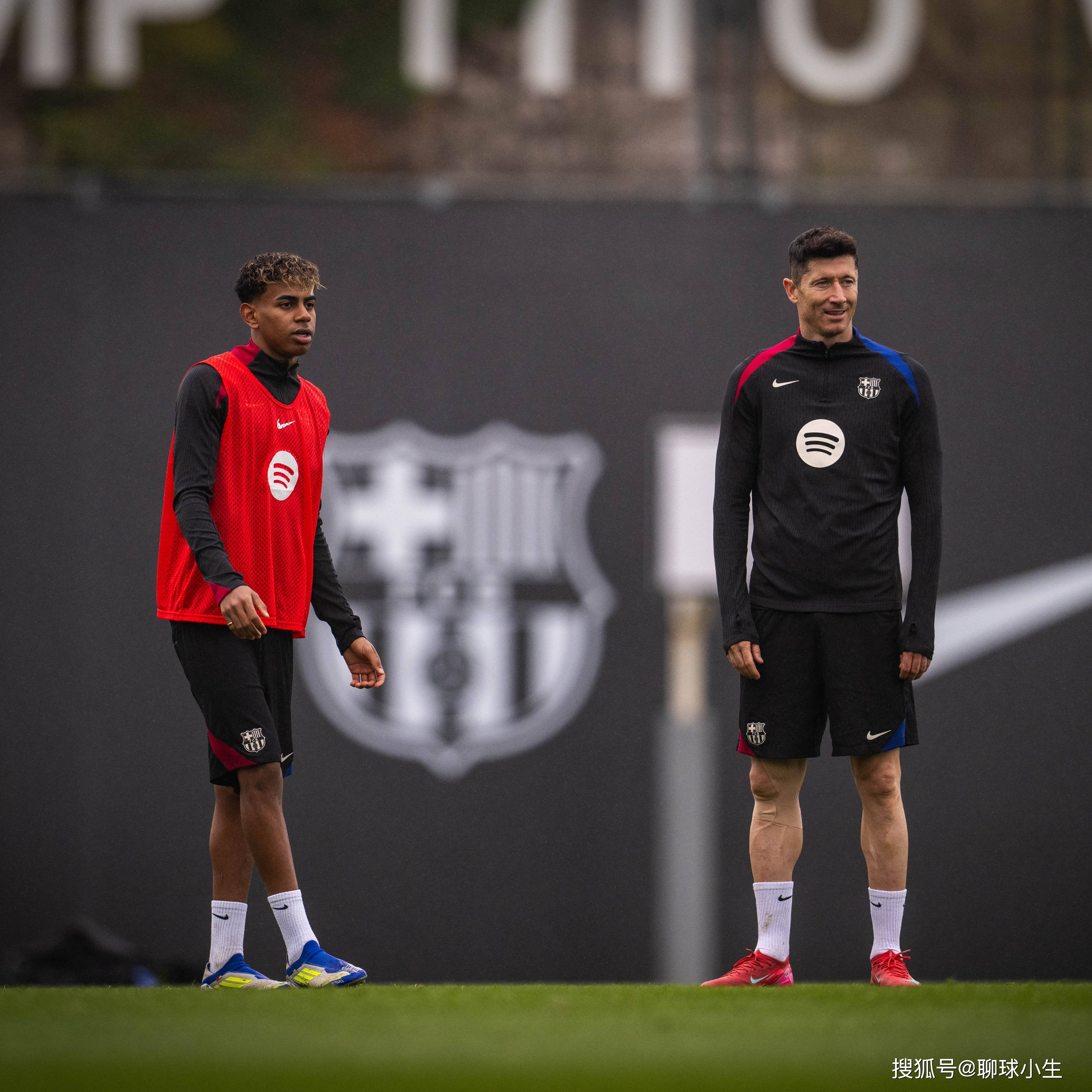 关于转会期本菲卡备战欧冠;伤情更新细节曝光;引发热议;临场指挥获称赞的信息 关于转会期本菲卡备战欧冠;伤情更新细节曝光;引发热议;临场指挥获称赞的信息